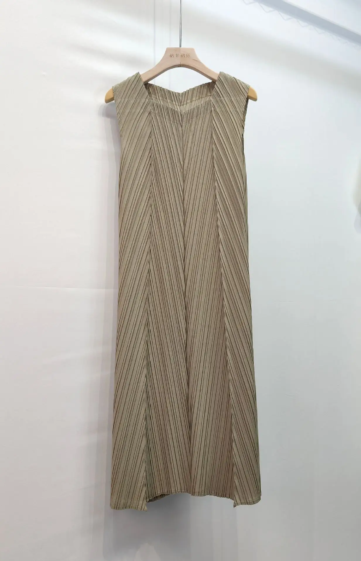 Women's Eco-Friendly Washable Anti-Wrinkle Anti-static Woven Natural Waist Sleeveless Square Collar Modern Fit Casual Dresses| Alibaba.com Women's Eco-Friendly Washable Anti-Wrinkle Anti-static Woven Natural Waist Sleeveless Square Collar Modern Fit Casual Dresses| Alibaba.com