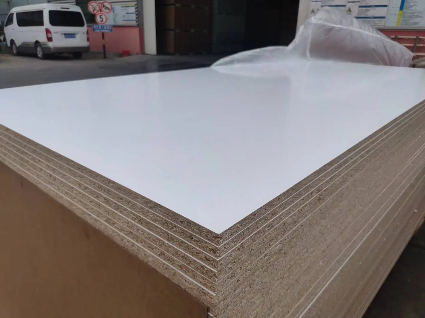 High Quality White Melamine Particle Board With Pvc Edge Banding