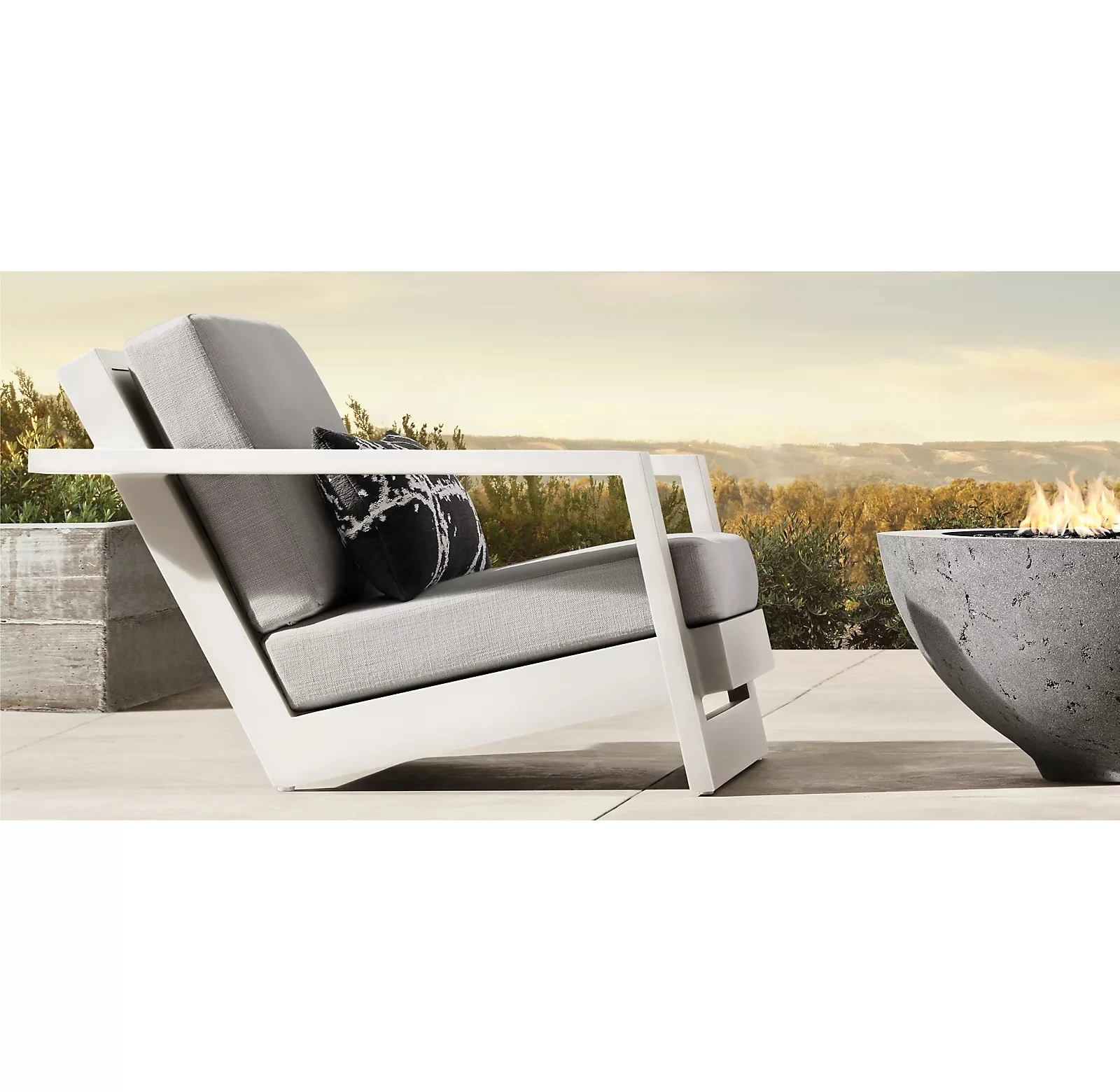 Garden Patio Furniture Tilted Design White Color Aluminum Frame Metal