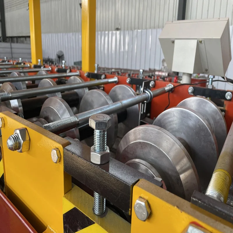 Mobile Clip Lock Standing Seam Roof Panel Making Machine Kr18 Self Lock Metal Standing Seam Roll Forming Machine