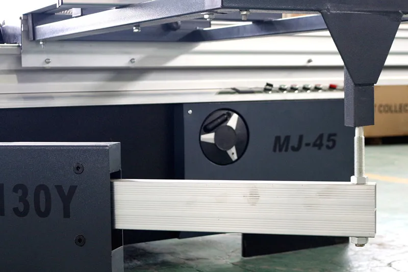 China High Precision 3000mm Structure Sliding Table Table Panel Saw Machine