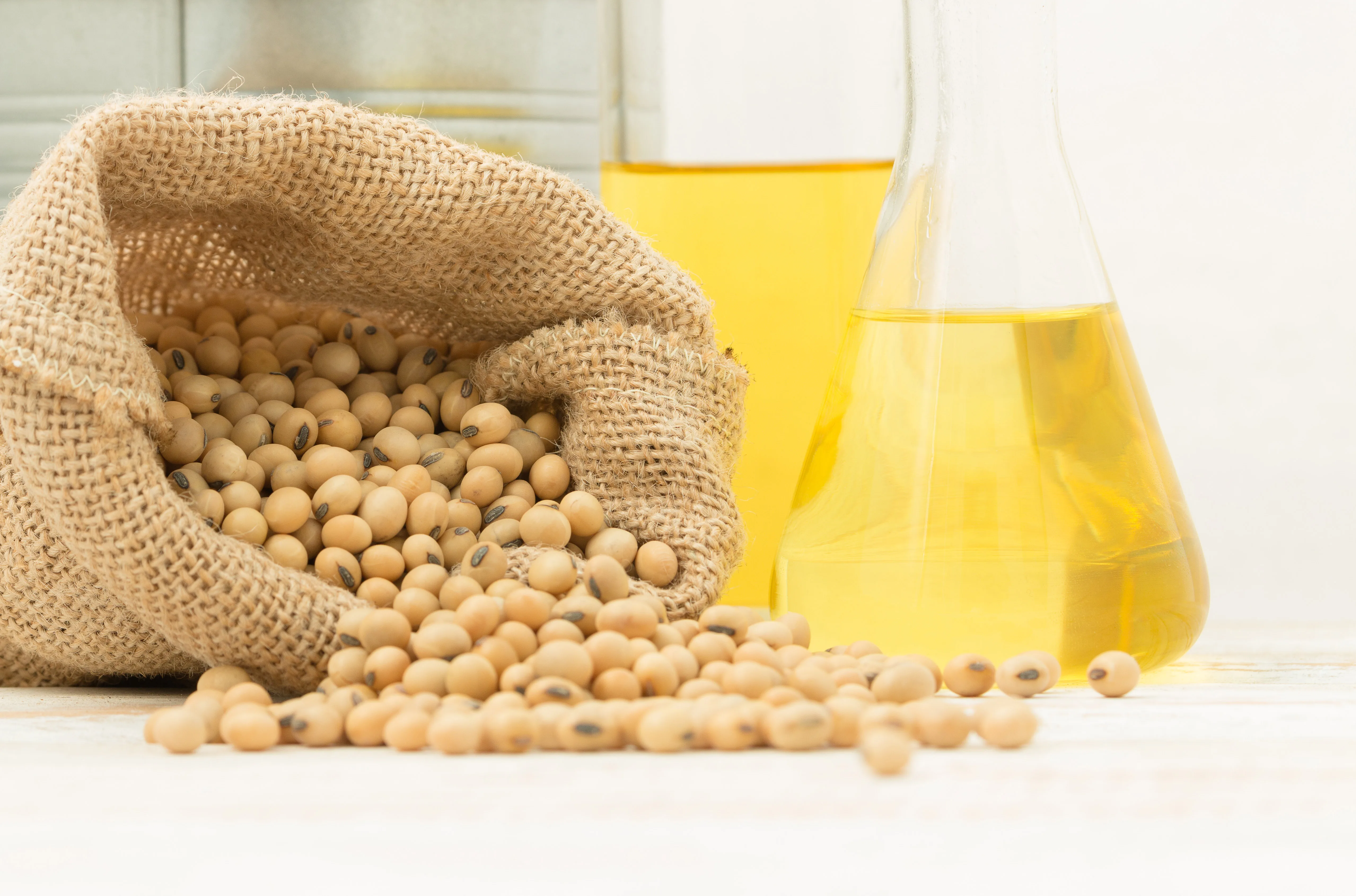 International suppliers of Soybean Oil Refined Edible Soybean Cooking Oil details