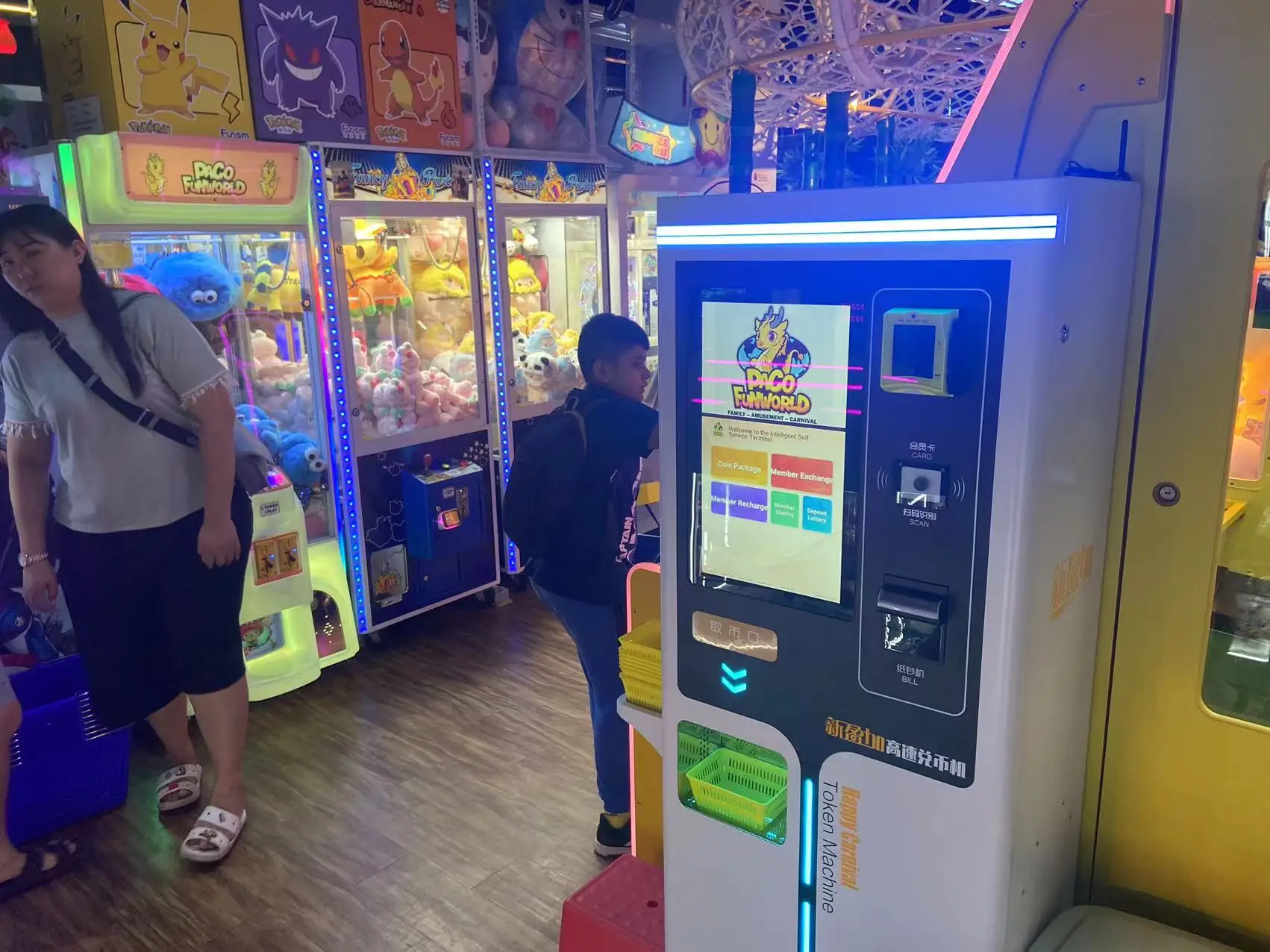 Coin Changer D08, Token Vending Machine,Token Dispenser Accurately Counts and Spits , Self Applying Membership Card manufacture