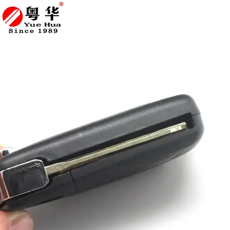 High Quality 2/3 Button Keyless Car Smart Key Fob Car Key Case Cover for toyota corolla Vios with Uncut Key Blade