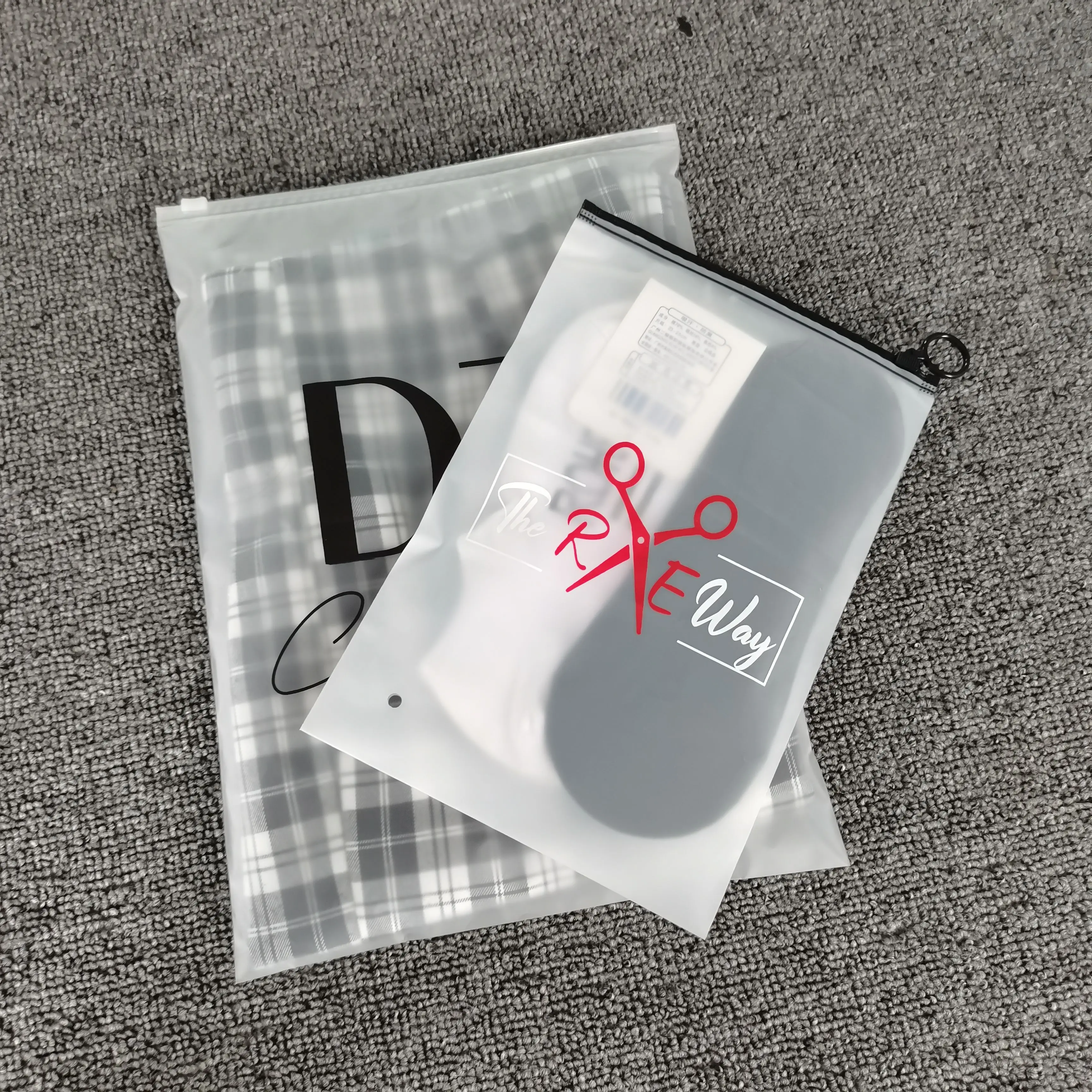 High Quality Frosted Waterproof Custom Size Waterproof Zipper Bag Packaging Bags Zipper Plastic Bag
