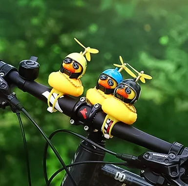 Велосипедный гудок симпатичная маленькая Желтая утка ночной сигнал лампа детская резиновая утка игрушка с шлемом и пропеллером