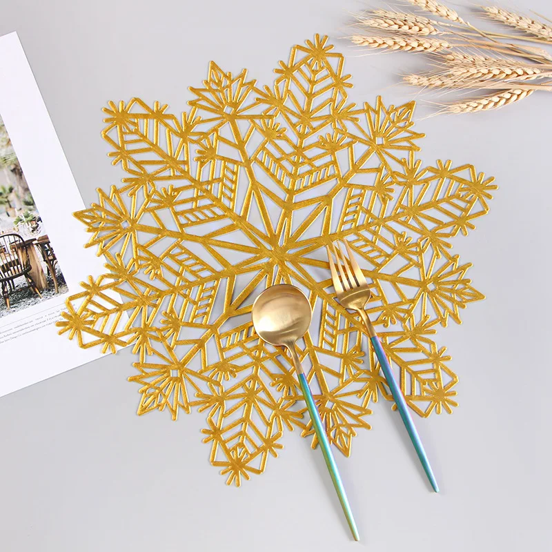 Custom Home Light Luxury Hollow Christmas Table Decoration coaster Plate Placemats PVC Hollow Snowflake Insulated Placemats