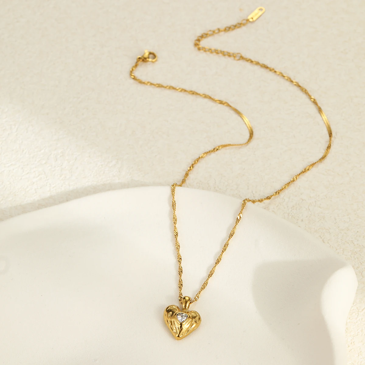 KITI Romantic 18K Gold Heart Necklace with Zirconia