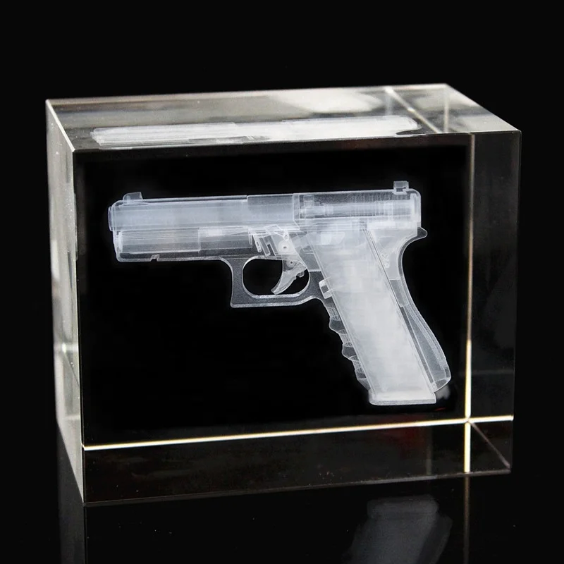 手工芸品 3D 銃 ピストル モデル クリスタルキューブへのレーザー彫刻