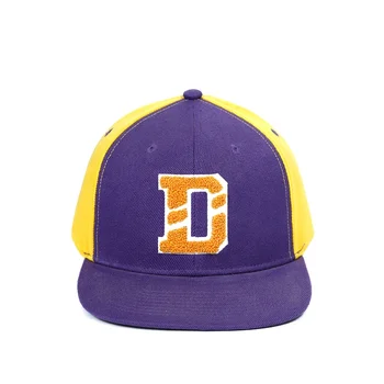 Custom Two-Tone Twill Cotton Hat with D-Letter Towel Embroidery 6 Panel Snapback Cap