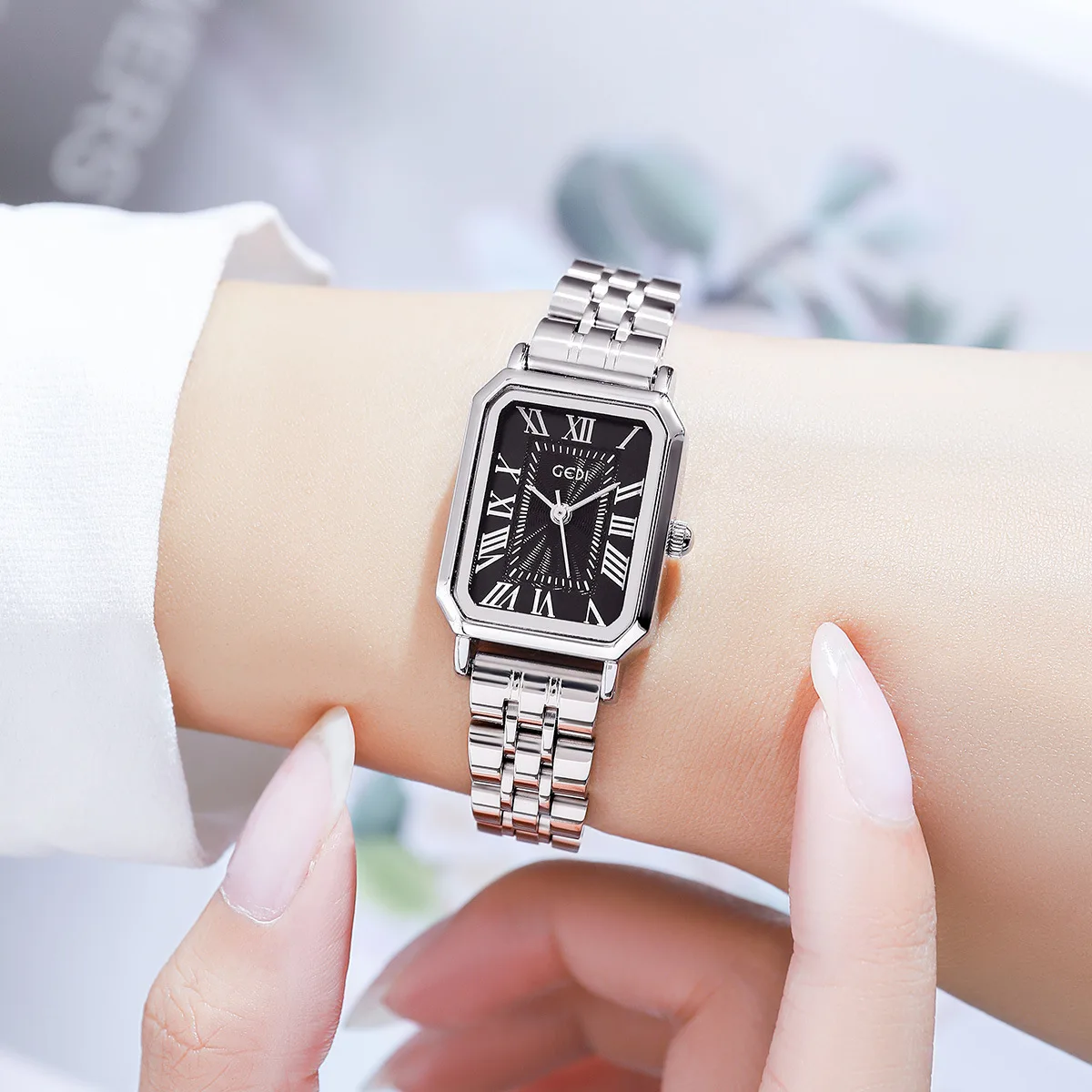 Rectangular Vintage Quartz Women's Watch OM-569184