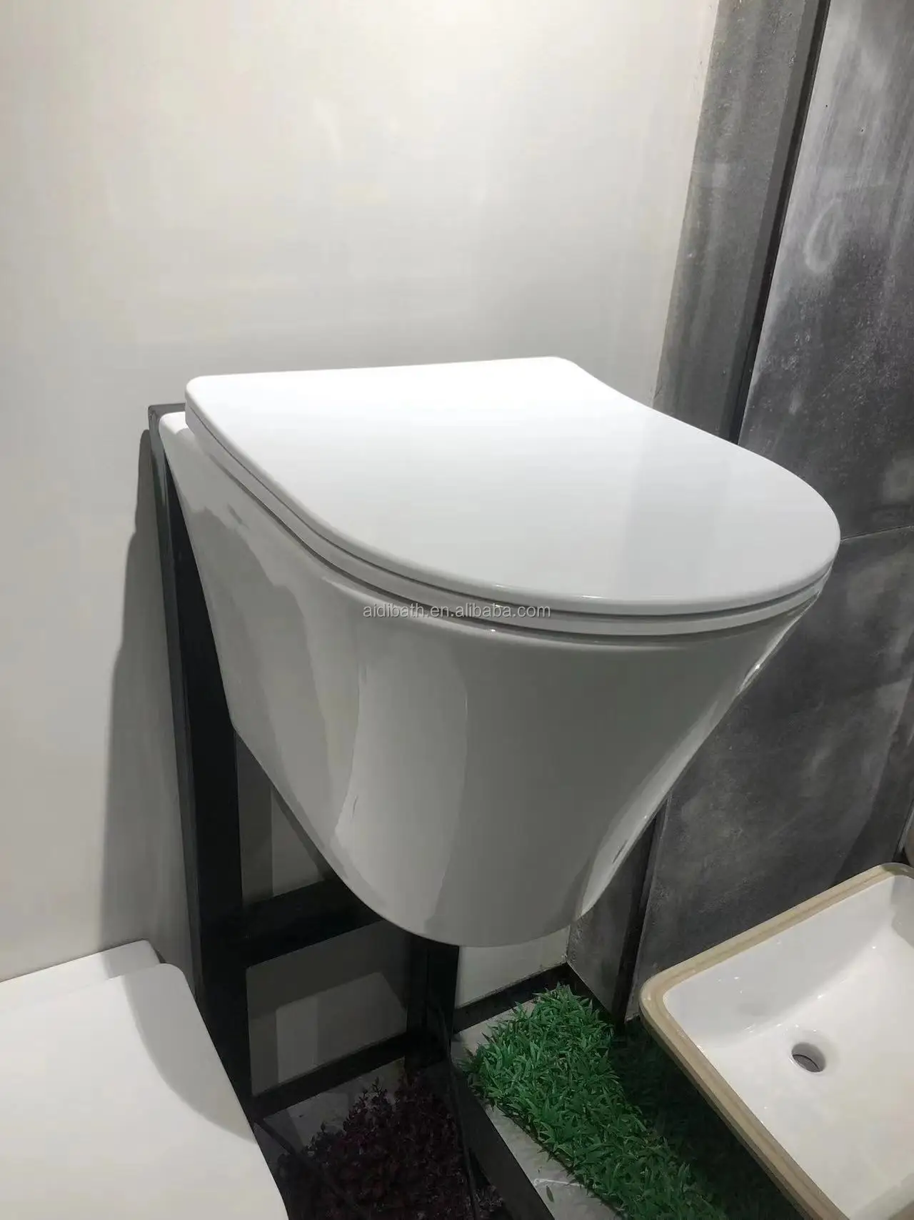 2024 New Item Single Hole Tornado Rimless Wall Hung Toilet Europe Good Price Sanitary Ware Bathroom Toilet manufacture