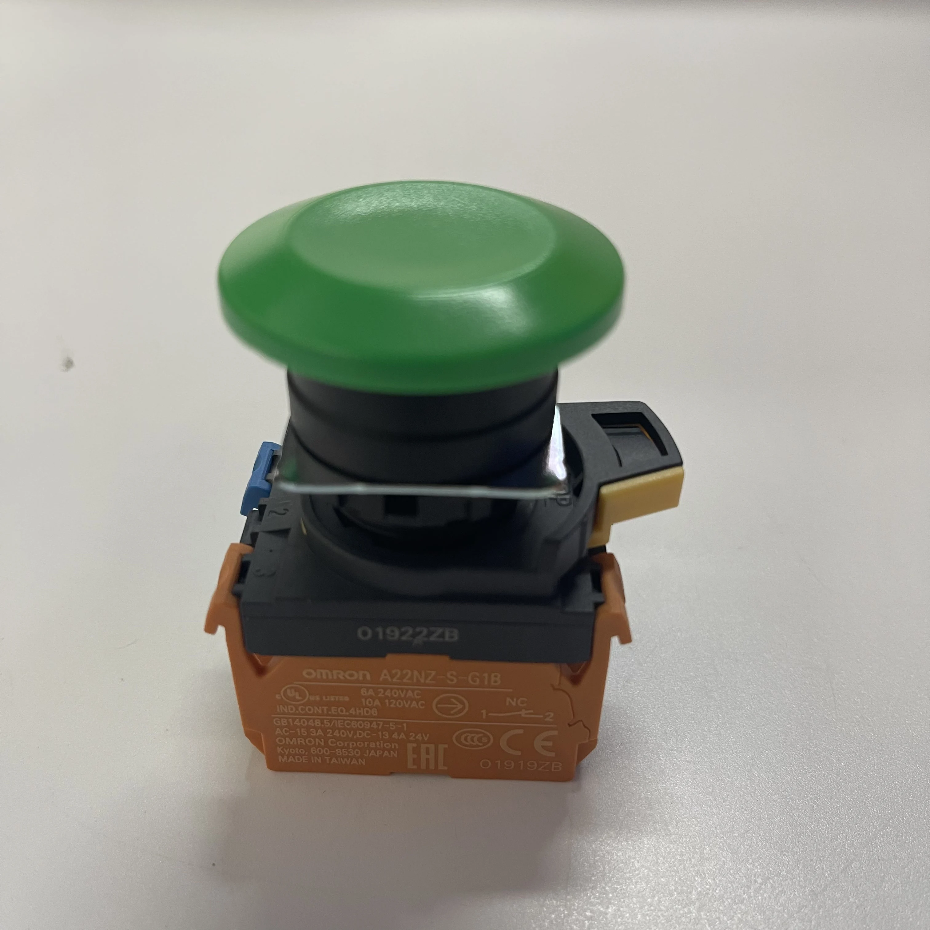 Omron Push Button Switch A22NZ-S-G1B