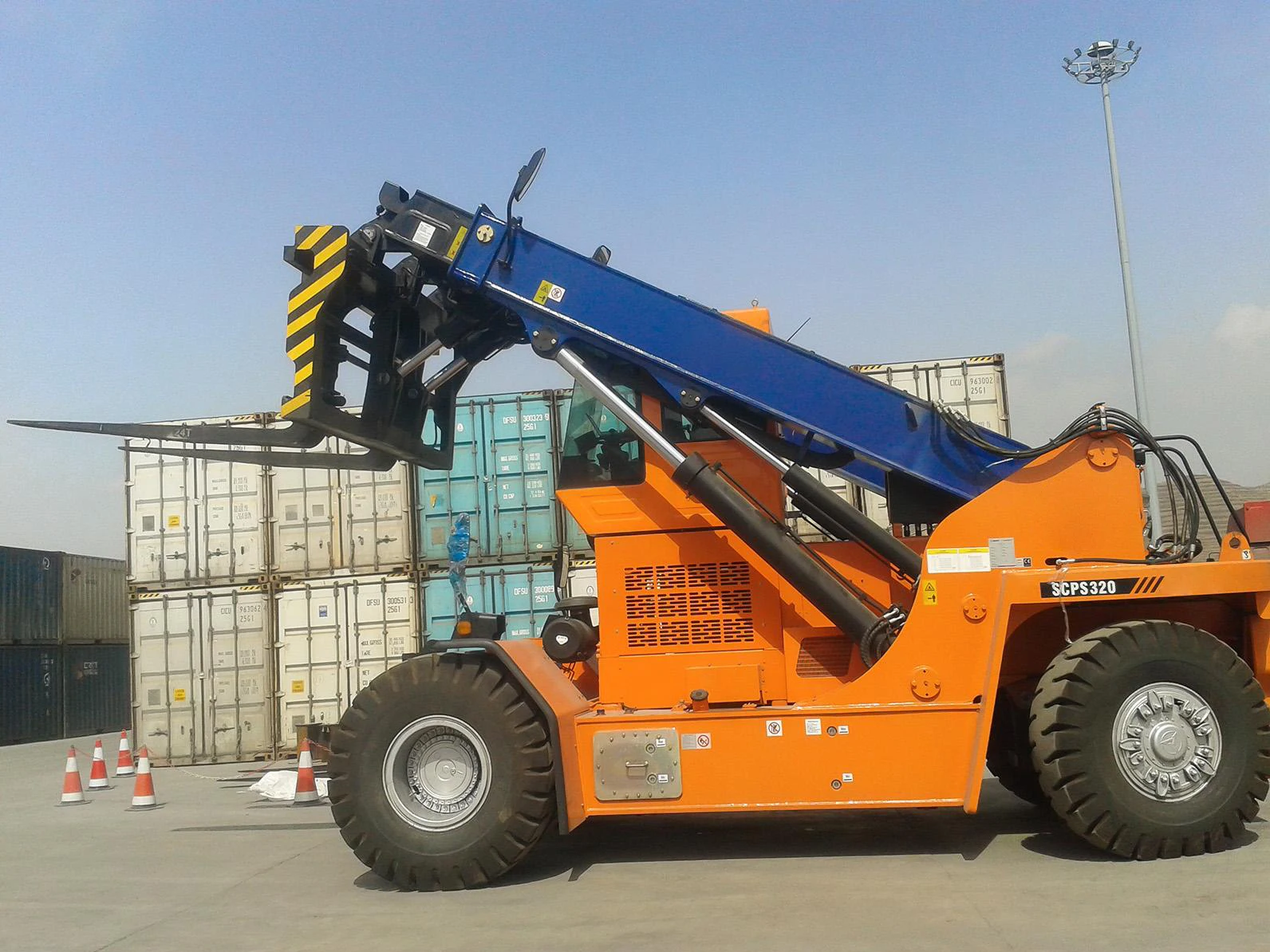 China New 3 Ton Telescopic Forklift Sth634a With Low Price Buy Telehandler Mini Telehandler