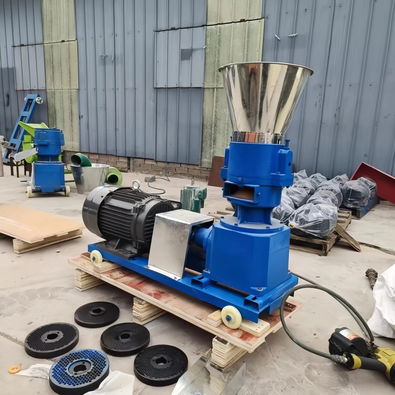 High Quality Mini Animal Chicken Making Feed Pellet Machine Mill Fish Cattle Granule Pelletizer Processing Pig Produce Poultry