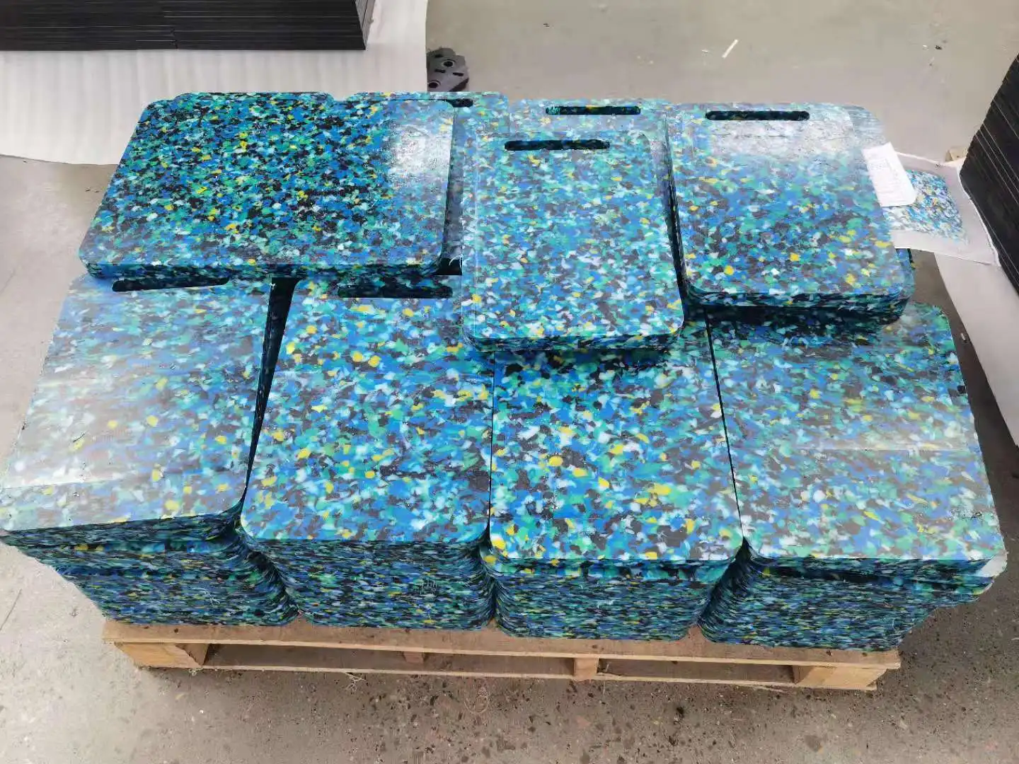 Factory Direct Selling Low Cost Recycled Plastic Plates