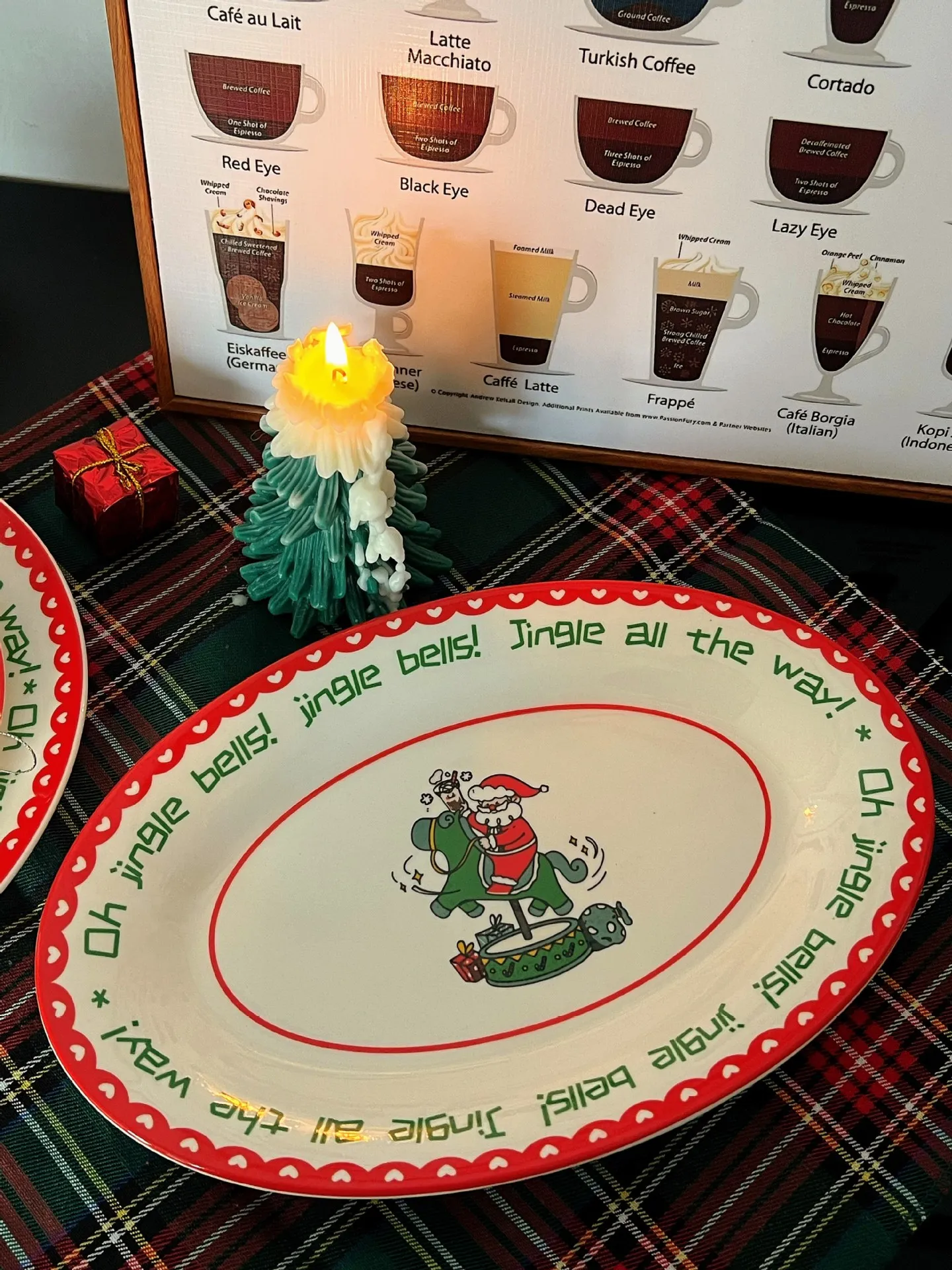 Coffee Mug Set 8 10 Inch Dinner Serving Dessert Tray Red Funky Christmas  Ceramic Plate