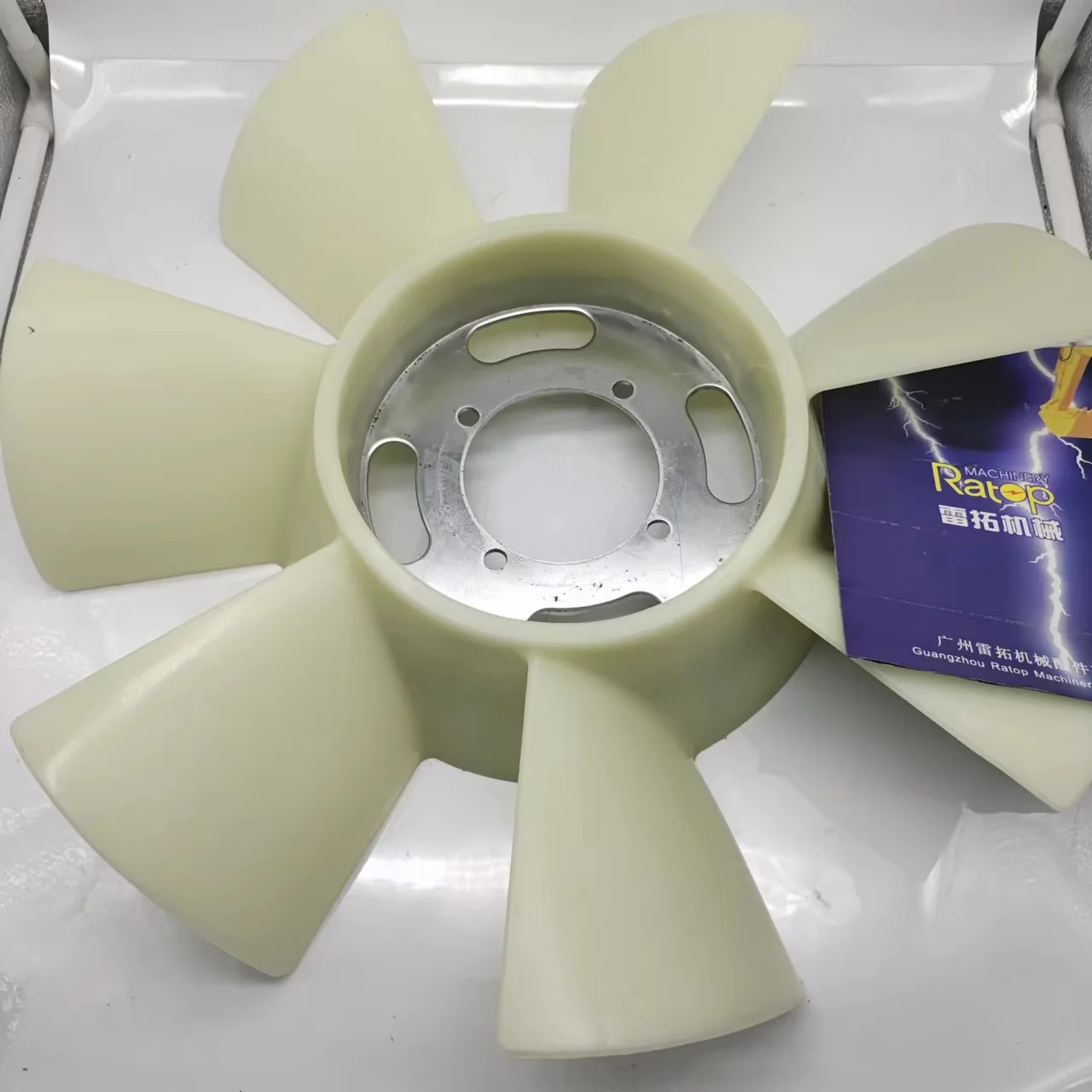 扇面4 IK-FBKA21 4P 2.2KW 三相200V脚取付全閉外扇形(屋内) 1台 東芝