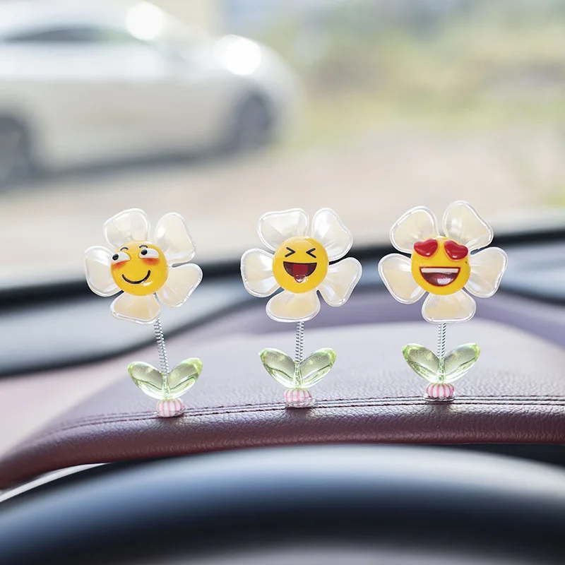 Luxury Car Interior Kits Funny Expression Spring Ornaments Resin PVC Shaking Decorations Funny Expressions Car Shaking Ornaments