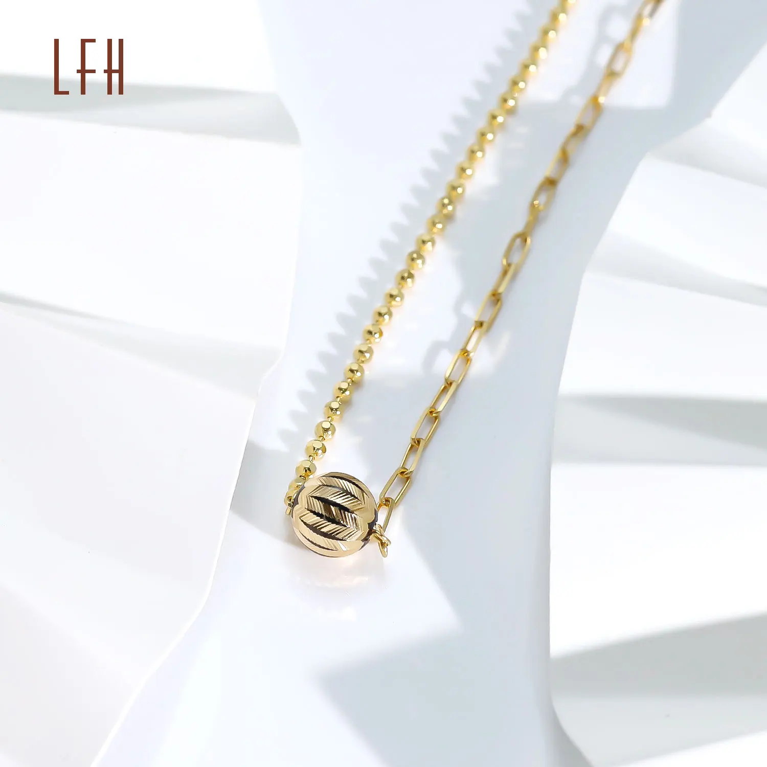 18k/Au750 ペンダント k18YG AU750 18金 イエローゴールド スクリュー ネックレス 70センチ