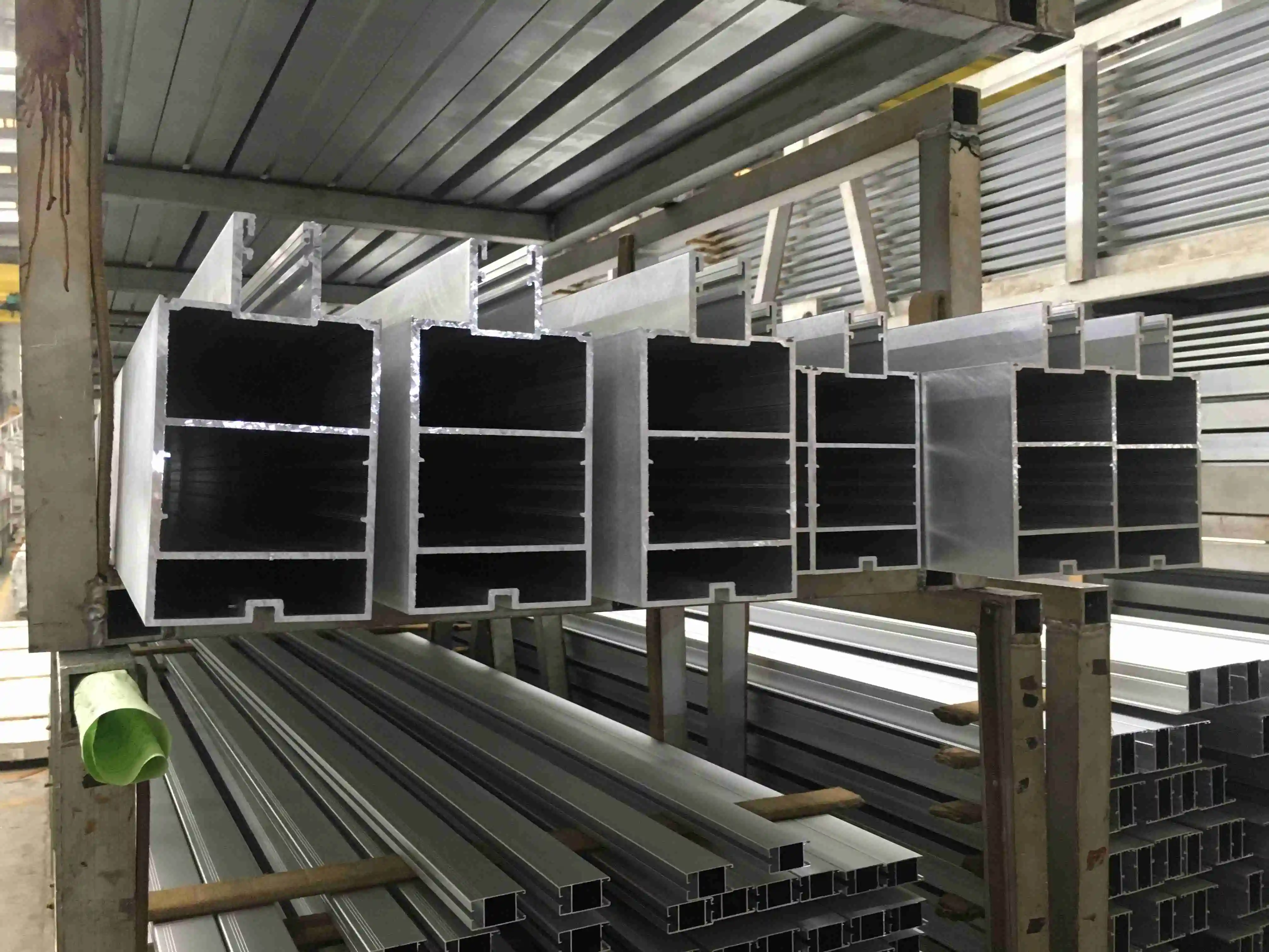 Frameless Shopping Mall Geometric Aluminium Facade Louvers