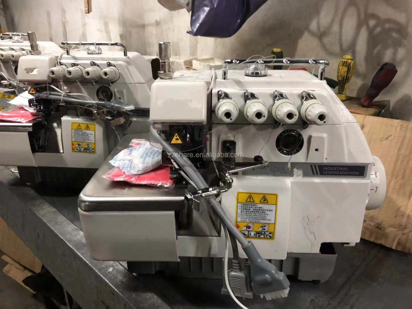 Five Thread Gemsy Overlock Sewing Machine