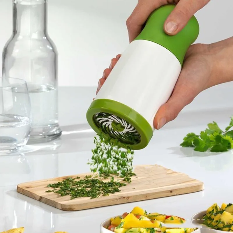 2024 Hot Sell Hand Roller Herb Spice Grinder Vegetable Dry Grated Coriander Chopper Cutt