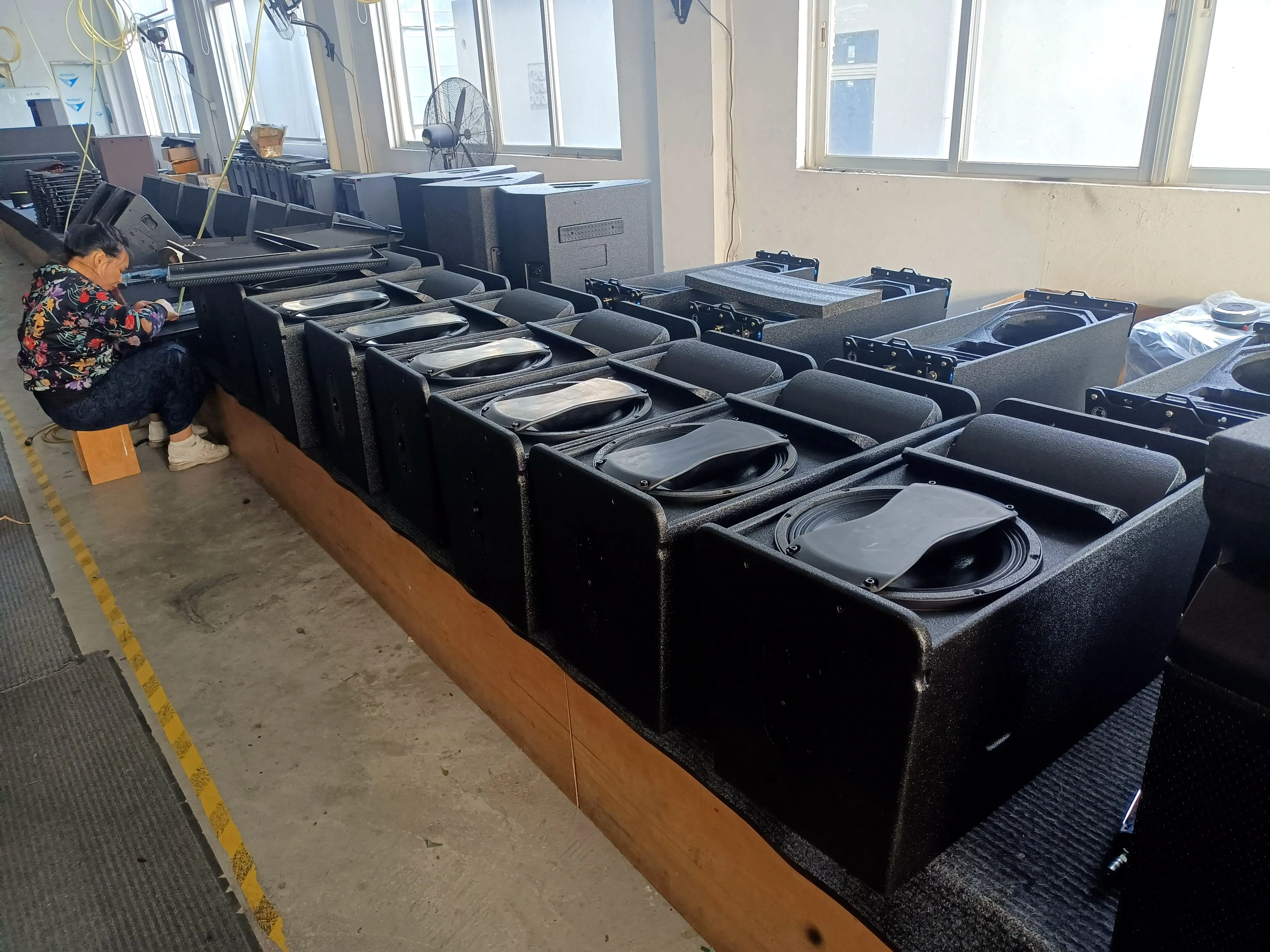 Professional Audio Speaker pa System LS1210 Single 12 Inch Professional Line Array Speaker Full Range Speaker for Small Events