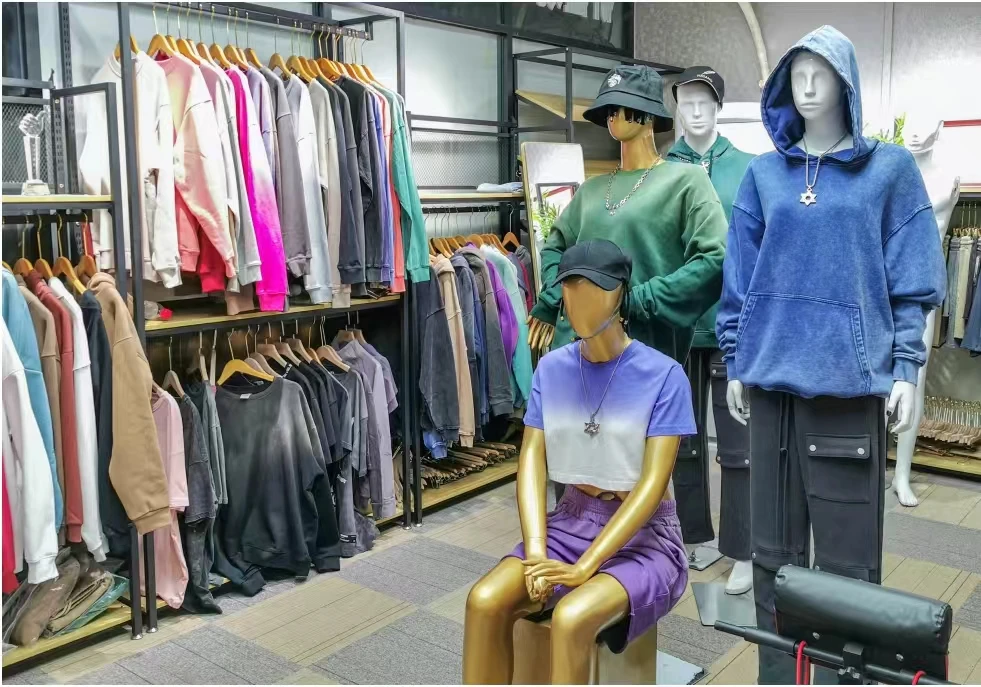 Guangzhou Liangshan Garment Co., Ltd. 1