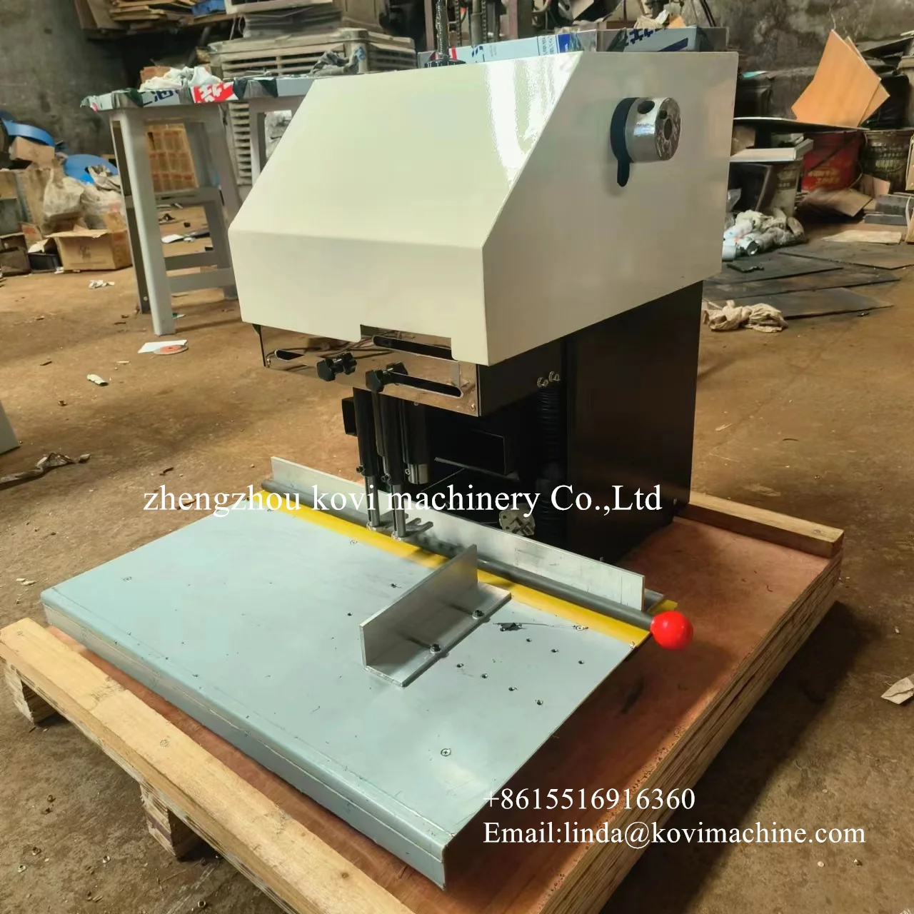 パンチングマシン ネームプレート用セミオートCCDガイドホールパンチングマシンCCD