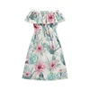 Robe à épaules dénudées