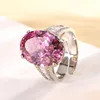 Anillo de rosa seca con corte de nido de pájaro