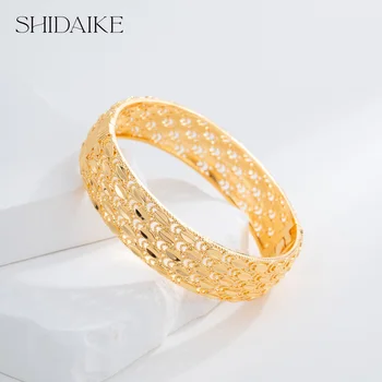 Elegant Open Design 18K Gold Plated Zircon Brass Fashion Charm Bracelet Custom Option Available for Ladies Wholesale