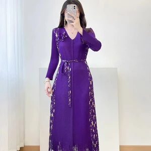 2025 New Women's Elegant Purple Pleated Midi Dress, V-Neck Long Sleeve with Gold Print, Fringe Hem, Belt Flower Detail