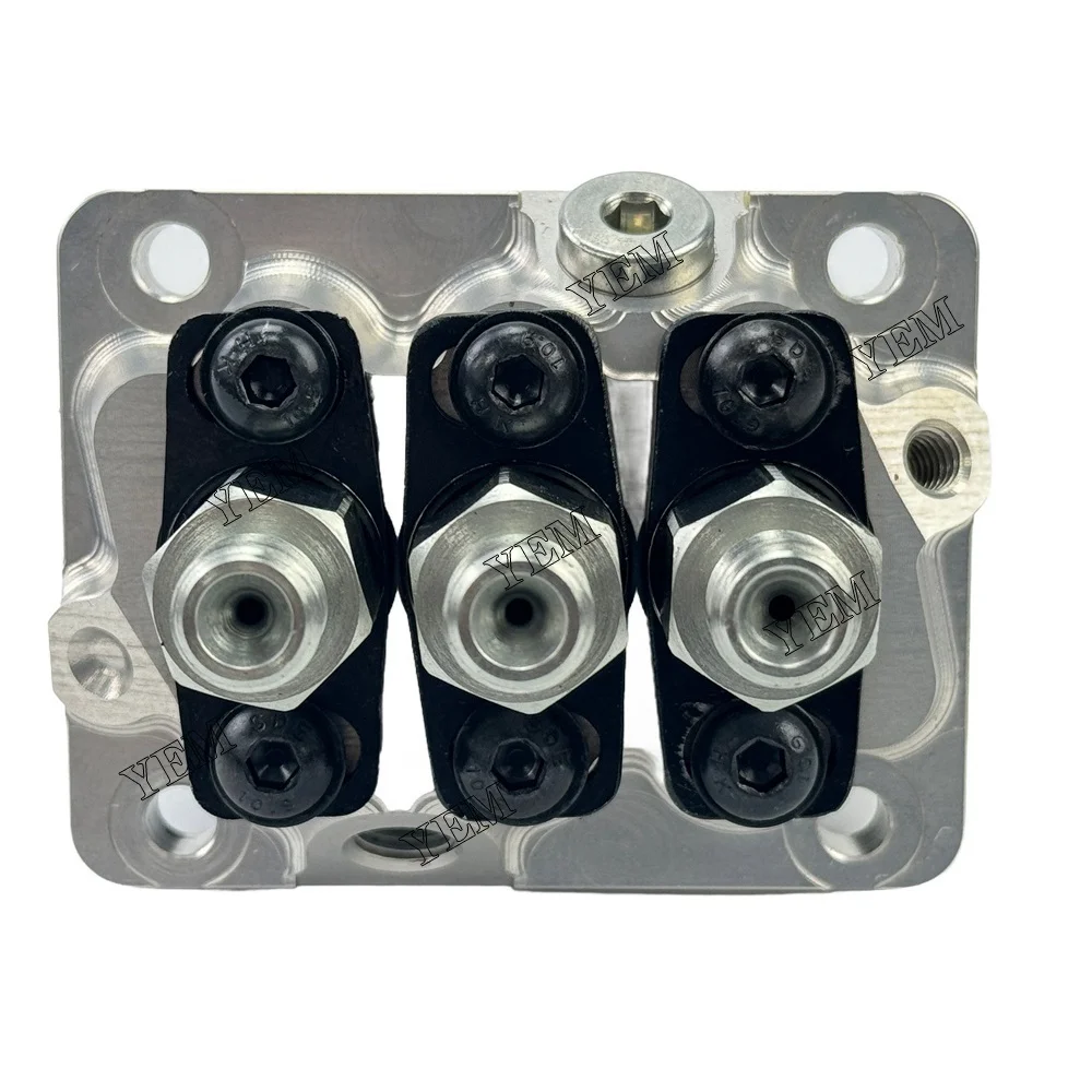 Fuel Injection Pump 16030-51011 Fit for Kubota D1005 Engine 2