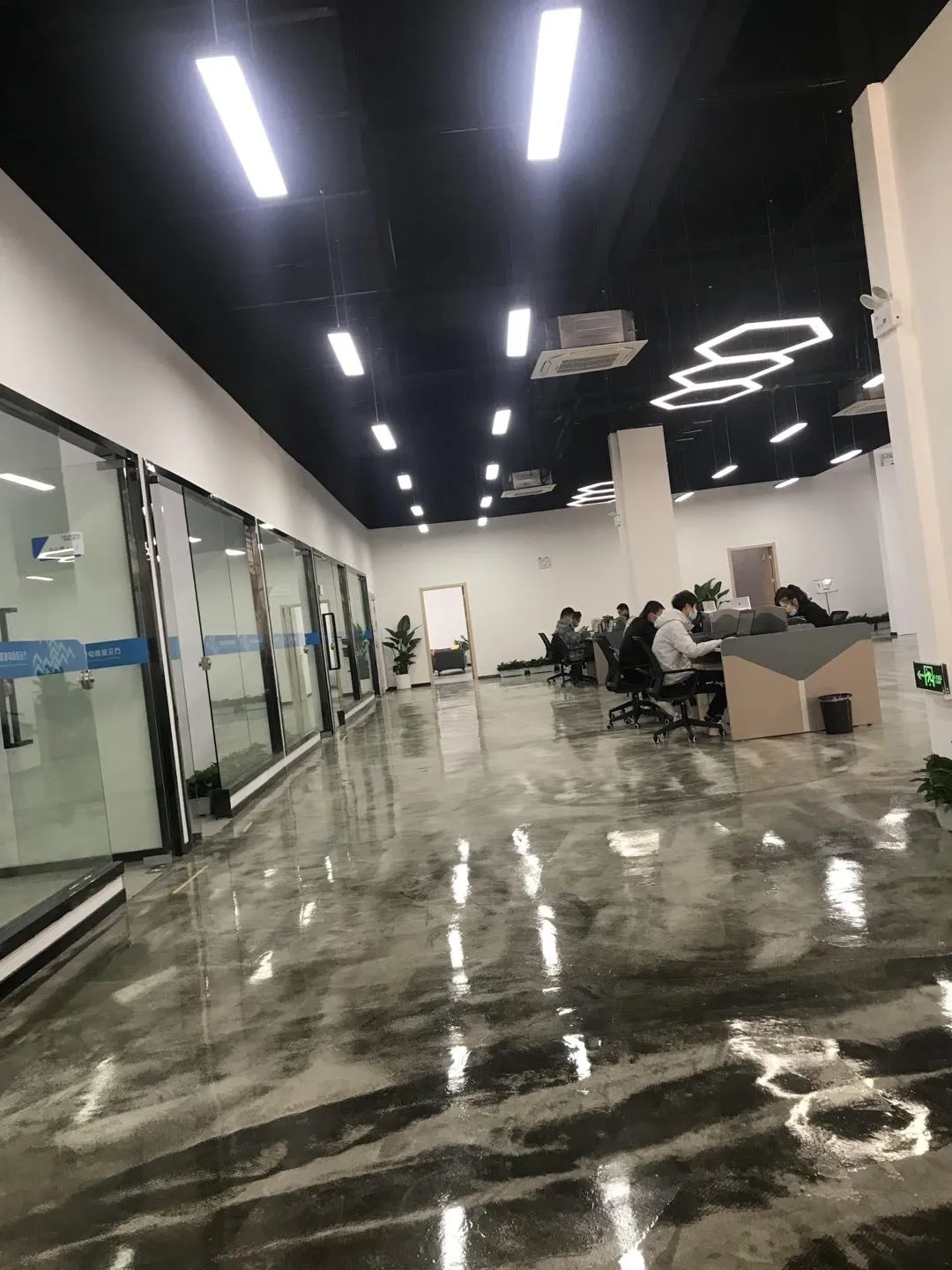 Yiwu Ruiying Trading Co., Ltd. 3