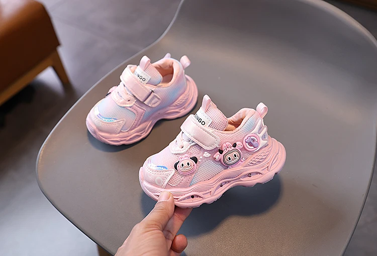 Chaussures bébé de qualité supérieure Sneaker décontracté pour filles Chaussures de course à pied (SXW21-YM2116) - Chine Chaussures de sport et chaussures décontractées prix Chaussures bébé de qualité supérieure Sneaker décontracté pour filles Chaussures de course à pied (SXW21-YM2116) - Chine Chaussures de sport et chaussures décontractées prix
