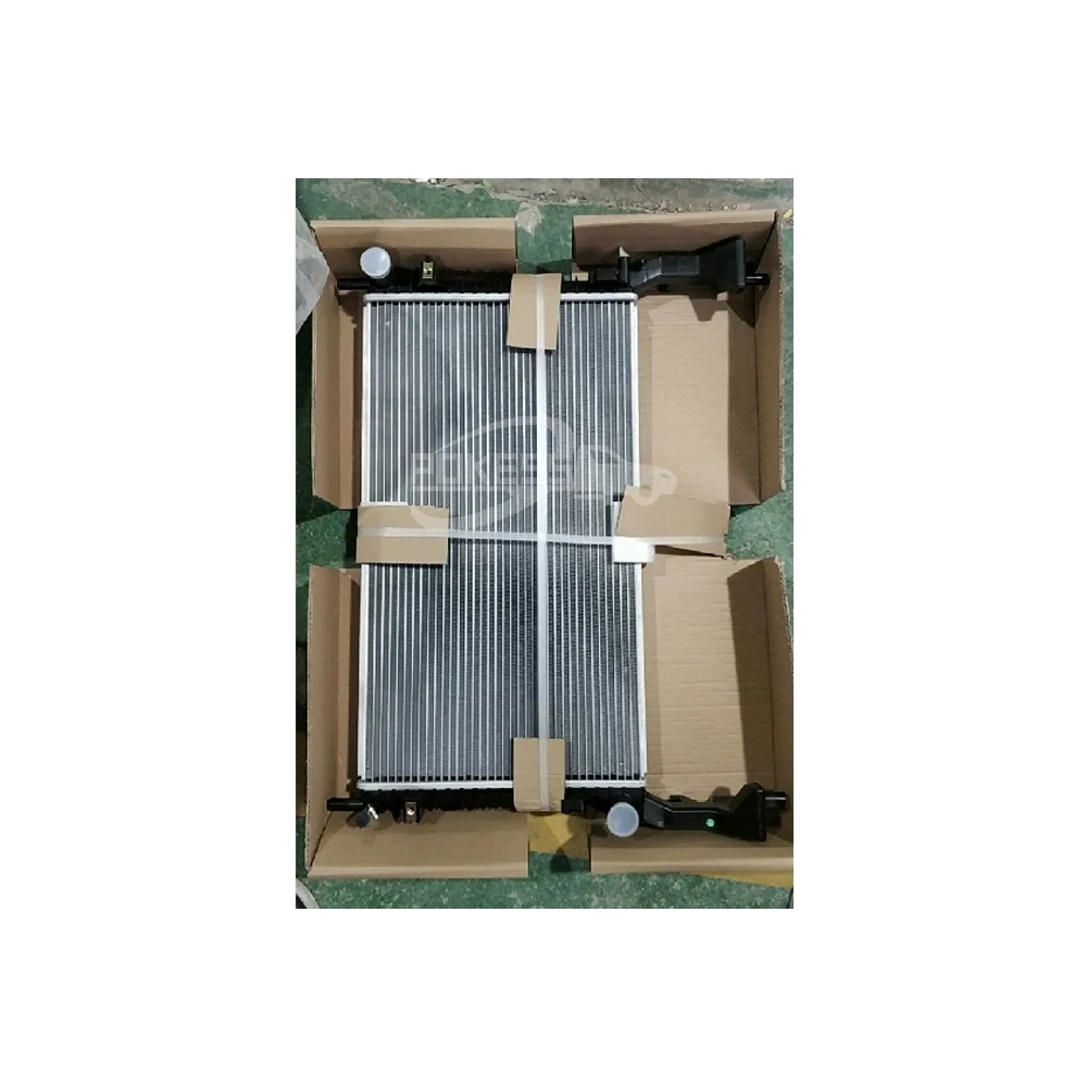Auto Parts Radiator FR3Z8005D FR3Z8005E FR338005AG — 2