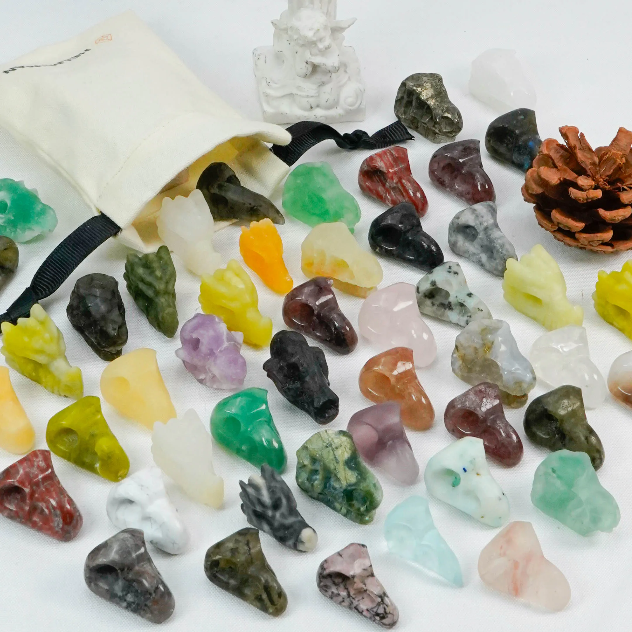 Natural 3CM Dragon Head Quartz Crystal Hand-Carved Love Theme Home Decoration with Laser Printed Mini Skulls for Gifts