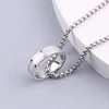 Anillo con números romanos