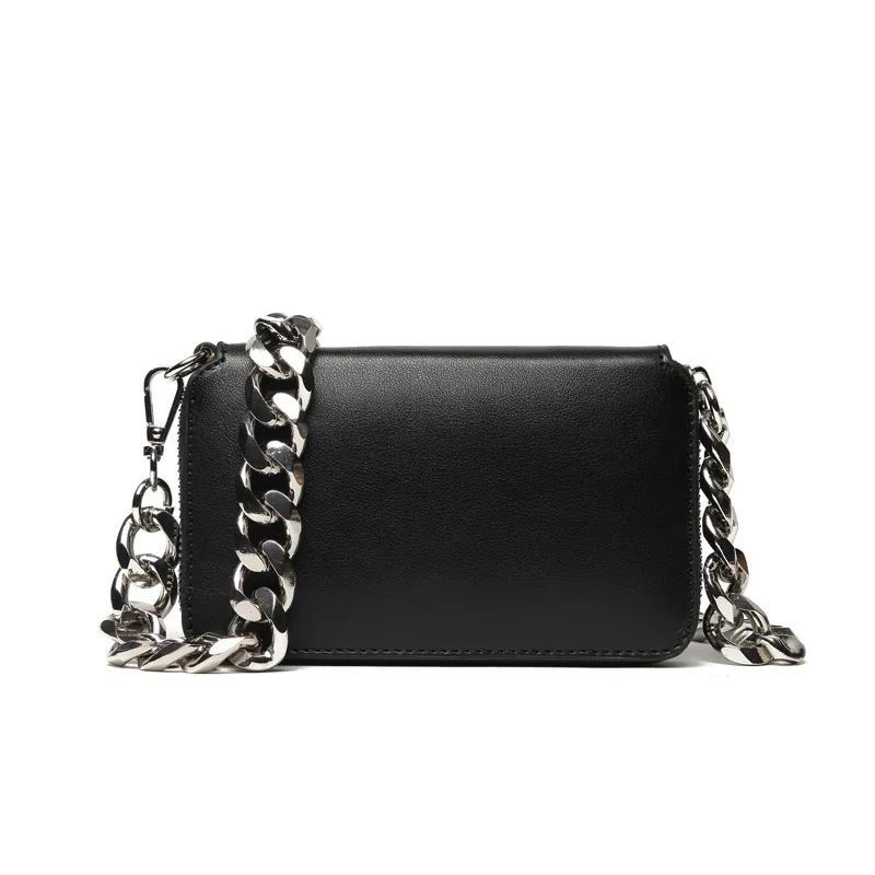 Chunky Chain Crossbody Bag