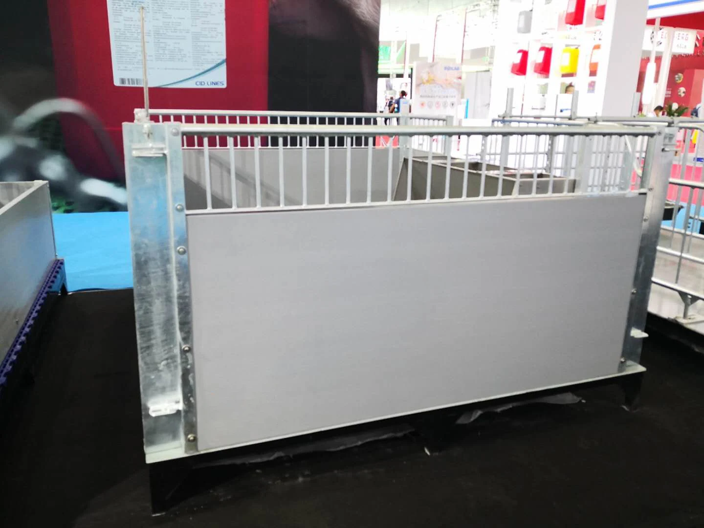 Pig Cage Pen Design Farrowing Crates for Sows Pig Fattening Pen