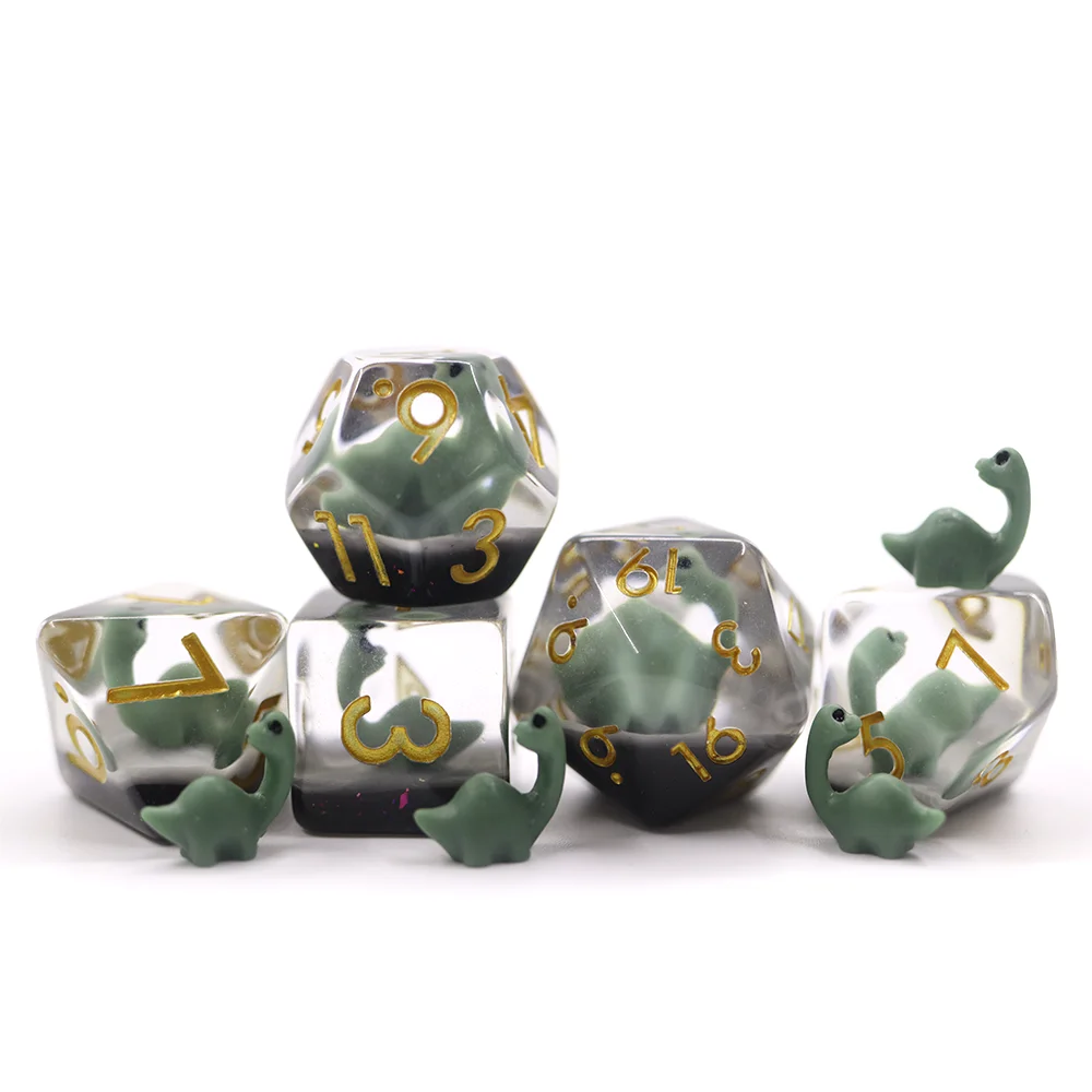 Hot Selling 16mm Set of Custom Logo Transparent Dnd Resin Polyhedral Adults Board Game Dices manufacture