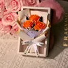 tre rose arancioni profonde
