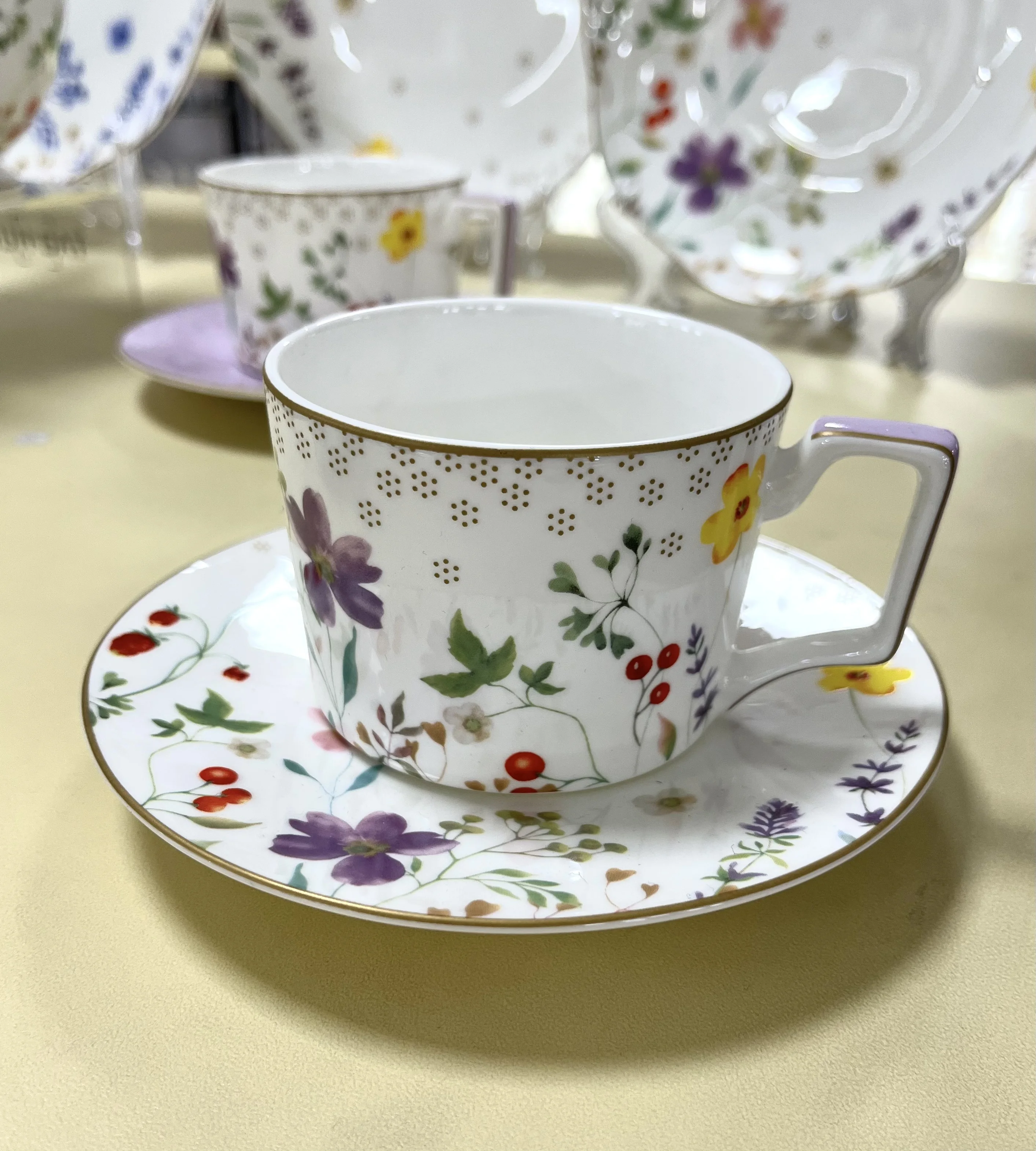 9oz Bone China Tea Cup and Saucer Set for 1White Coffee Cup with Plate Set British Floral Porcelain Tea Cup for Women