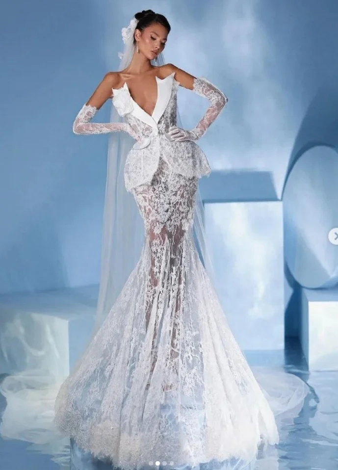 Stylish White Lace Glove Top Breast Fishtail Dress V-neck