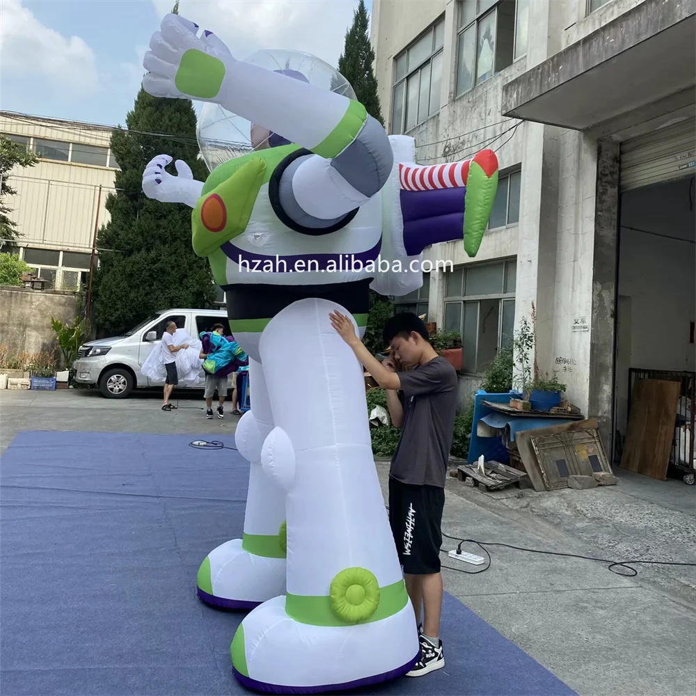 巨大バズ・ライトイヤー 誇張バルーンキャラクター販売用