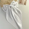 Pinza de cocodrilo blanca