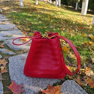Women's Pleated PU Leather Bucket Bag Luxury Crossbody Bag with Adjustable Shoulder Strap Fashion Evening Tote
