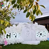 ฉากหลังสีขาวตรงกลาง